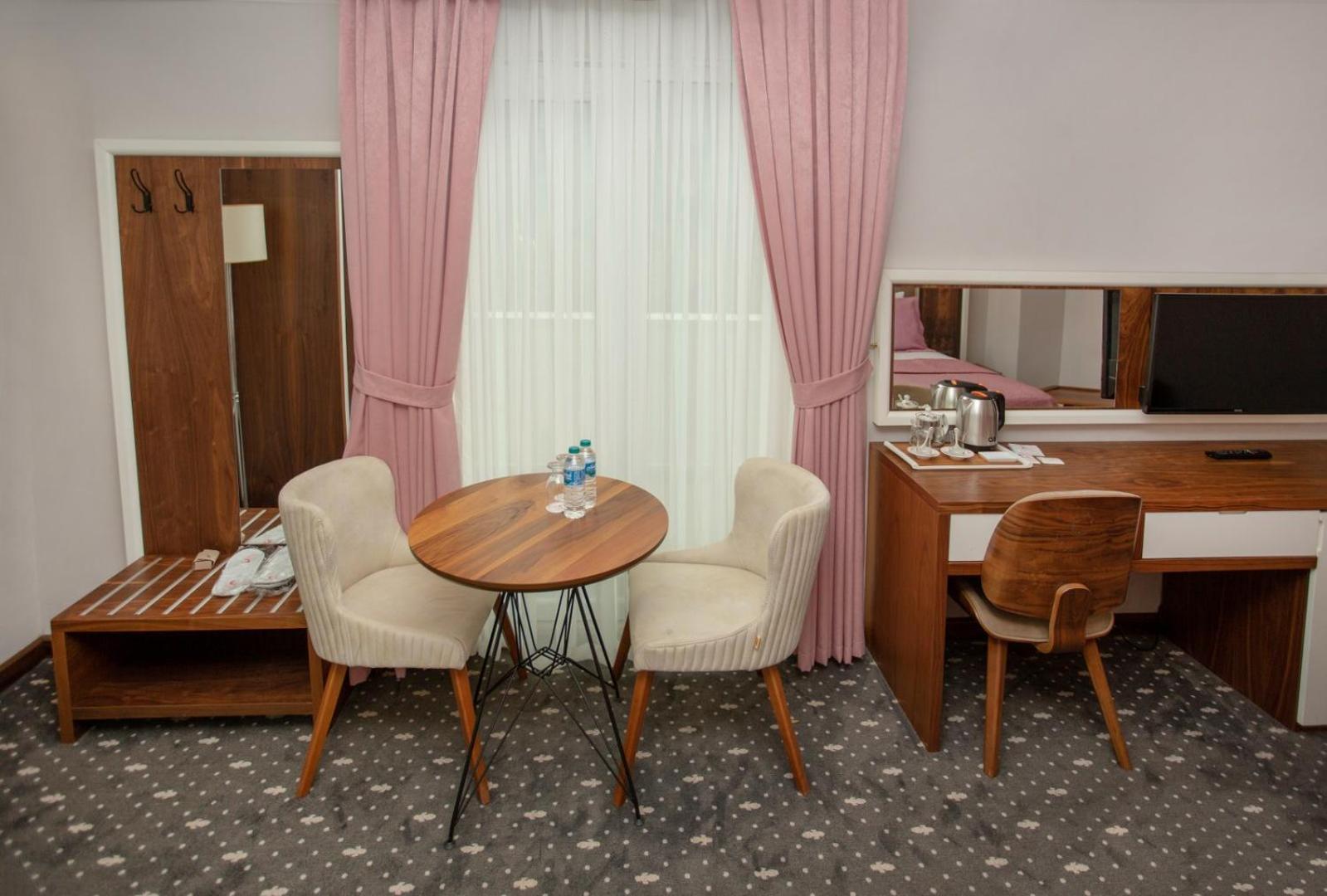 Jolnar Garden Hotel Мачка Экстерьер фото